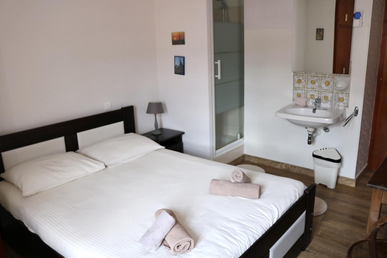 Auberge Saint Martin La Brigue Esterno foto