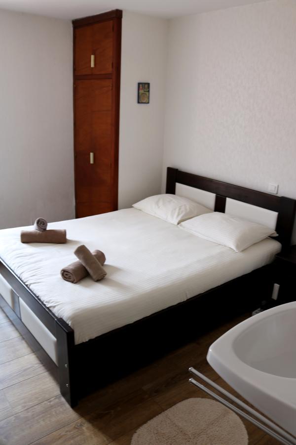 Auberge Saint Martin La Brigue Esterno foto